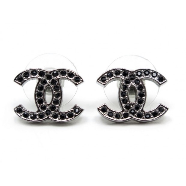 NEUF BOUCLES D'OREILLES CHANEL LOGO CC STRASS NOIRE & METAL ARGENTE EARRING 390€