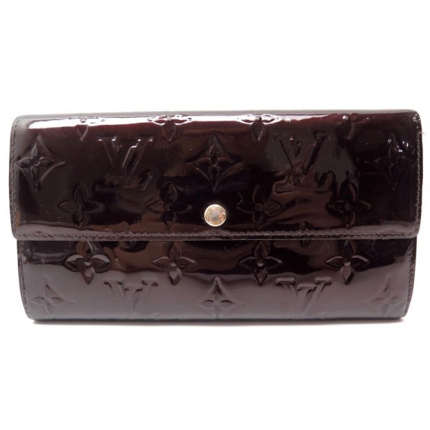 PORTEFEUILLE LOUIS VUITTON SARAH EN CUIR MONOGRAM VERNIS AMARANTE M90152 595€