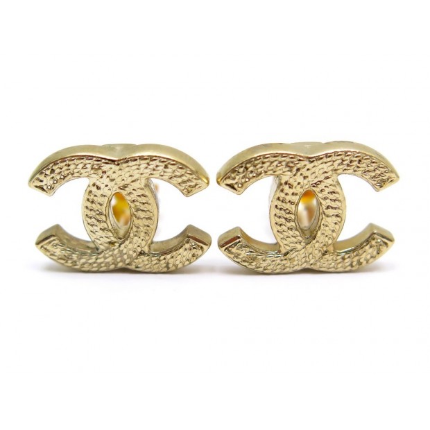 NEUF BOUCLES D 'OREILLES CHANEL LOGO CC EN METAL DORE GOLDEN GOLD EARRINGS 390€