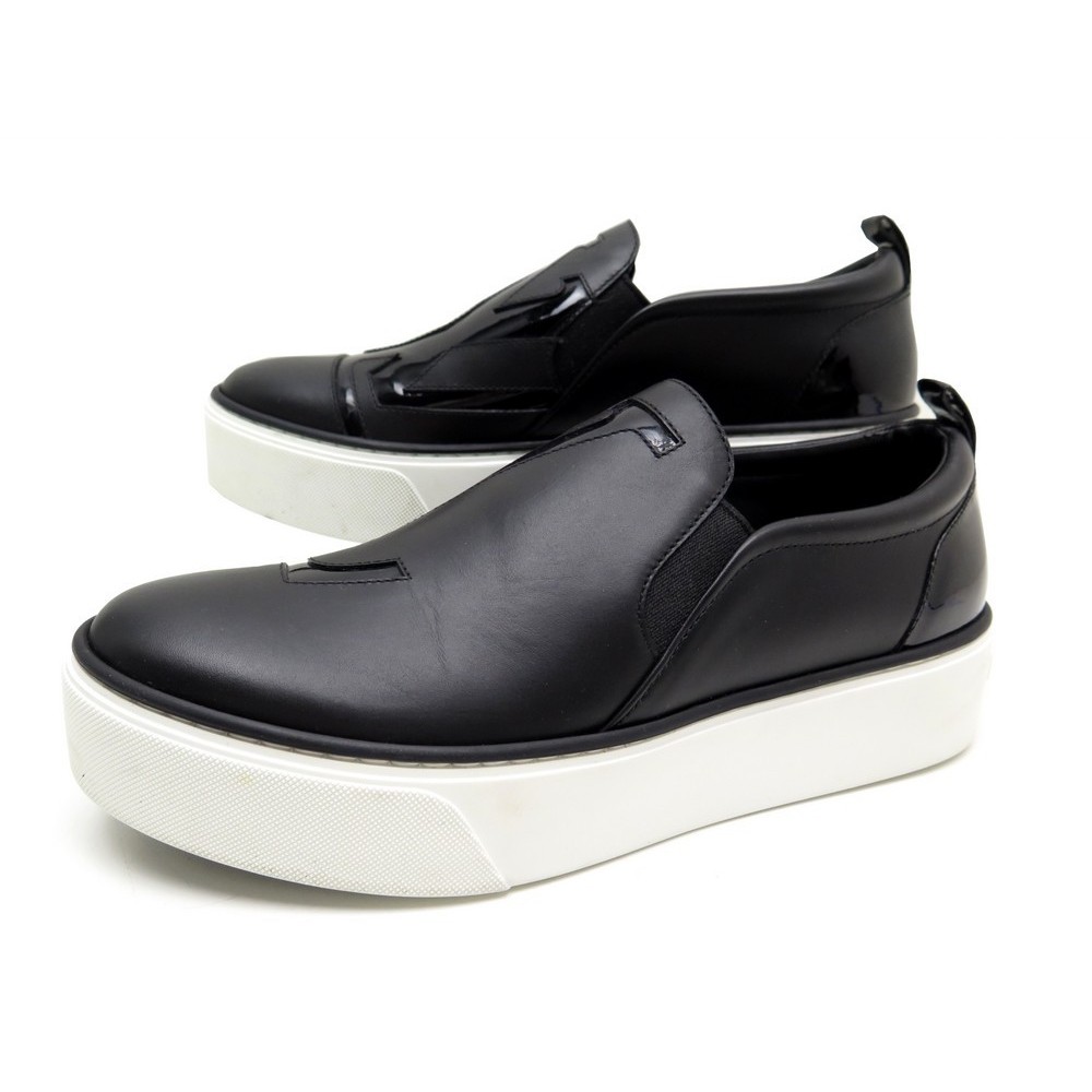 louis vuitton slip on catwalk logo lv