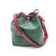 VINTAGE SAC A MAIN LOUIS VUITTON NOE PM CUIR EPI VERT ET ROUGE 