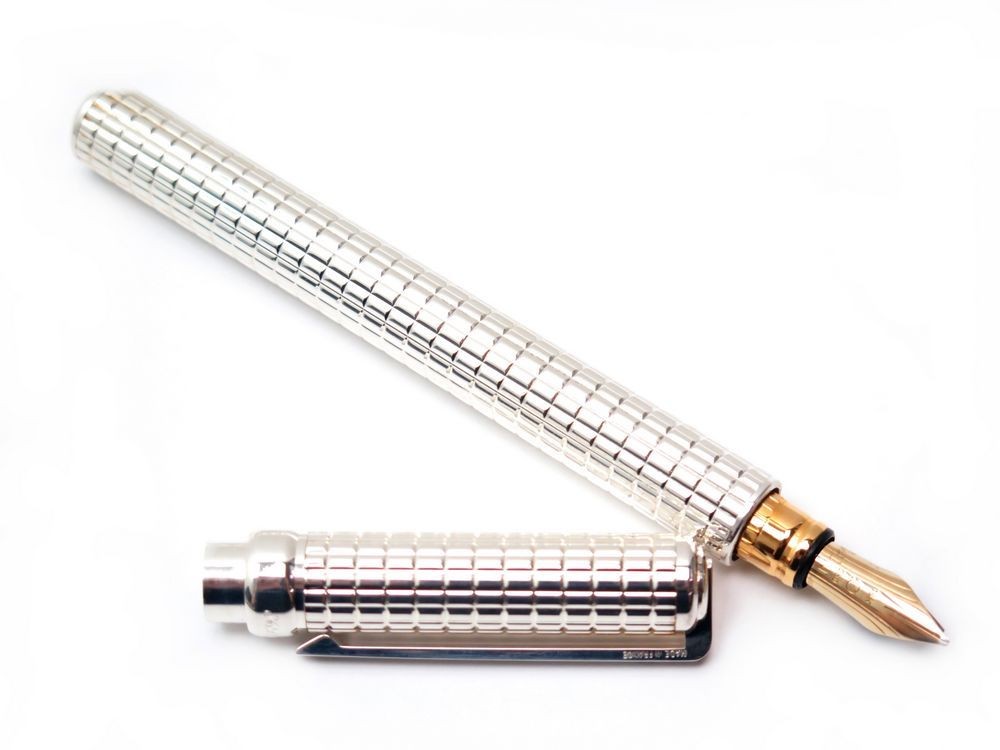Dupont  万年筆　411170M  STYLO PLUME GM Dupont 万年筆 411170M STYLO PLUME GM