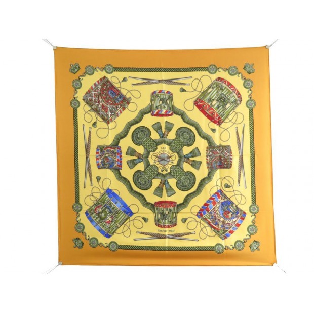 FOULARD HERMES LES TAMBOURS METZ 1989 EN SOIE JAUNE CARRE 90 CM SILK SCARF 360€