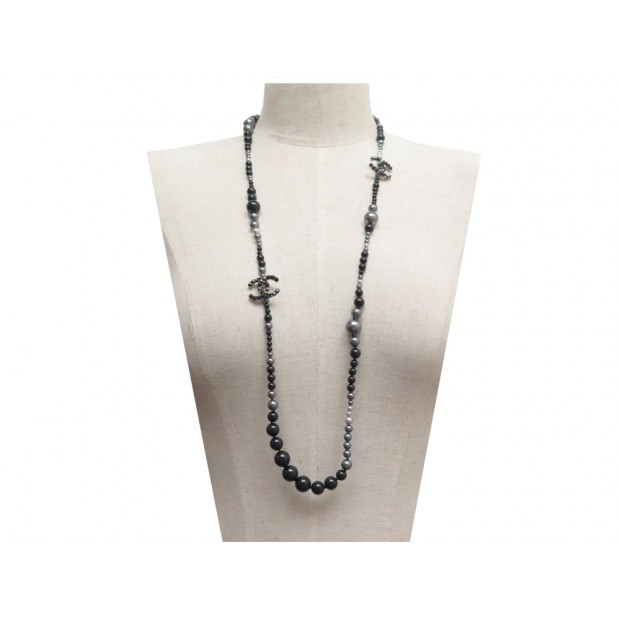 NEUF COLLIER SAUTOIR CHANEL LOGO CC & PERLES DE VERRE NOIRES 2014 NECKLACE 1870€