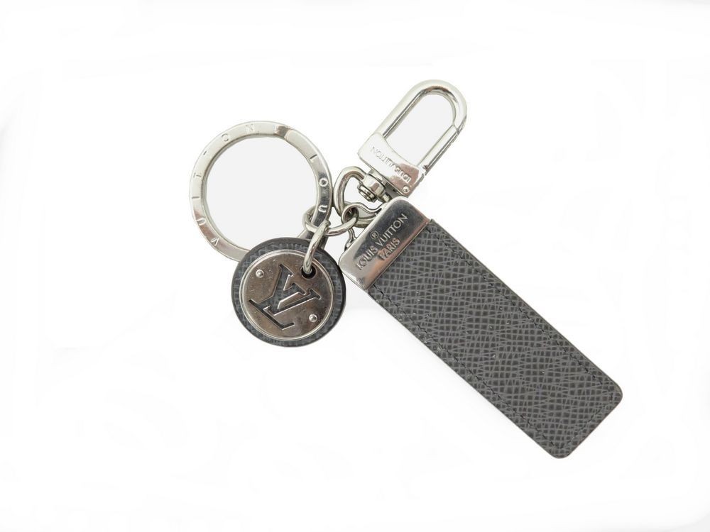 porte cles louis vuitton neo lv club en cuir gris