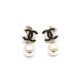 NEUF BOUCLES D'OREILLES CHANEL PERLES PENDANTES 