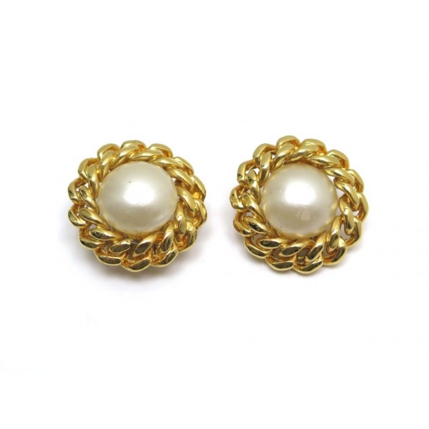 VINTAGE BOUCLES D'OREILLES CHANEL EN METAL DORE ET PERLES GOLDEN EARRINGS 340€