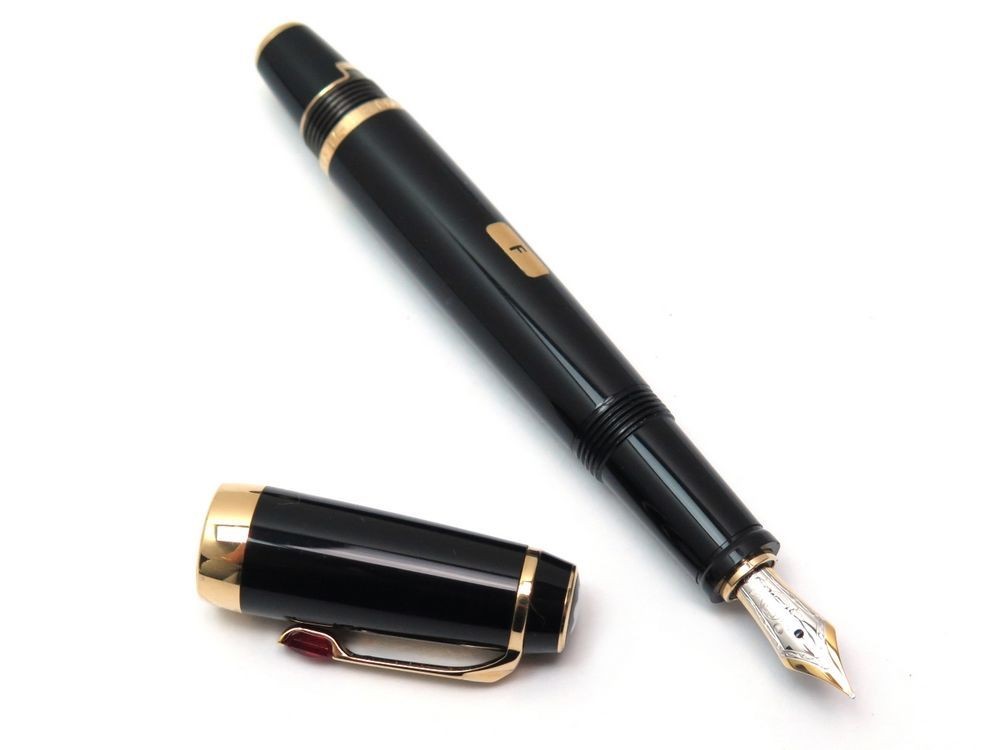 stylo a plume montblanc boheme rouge et noir en