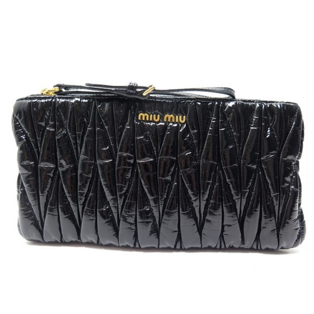 NEUF SAC POCHETTE MIU MIU A MAIN EN VINYLE MATELASSE NOIR BLACK CUTCH NEW 490€