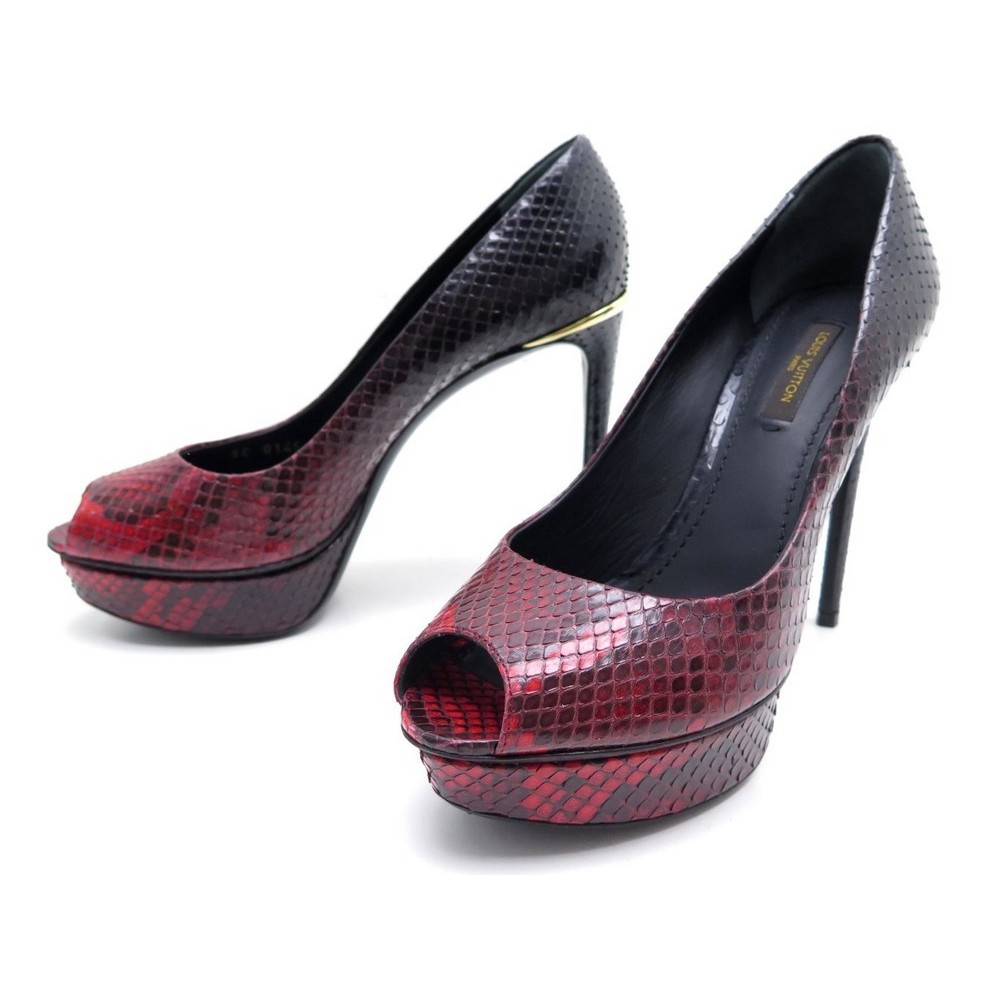 Louis Vuitton Snakeskin Eyeline Pumps Second-hand