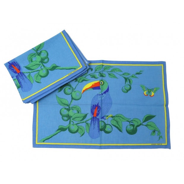 LOT 8 SET DE TABLE HERMES EN TISSU BLEU MOTIF PEROQUET BLUE PLACE MAT + BOITE