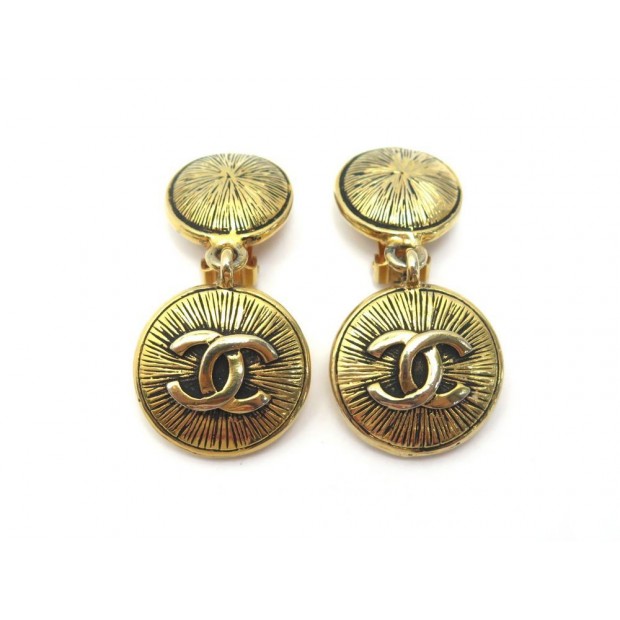 VINTAGE BOUCLES D OREILLES CHANEL PENDANTES LOGO CC EN METAL DORE EARRINGS 570€