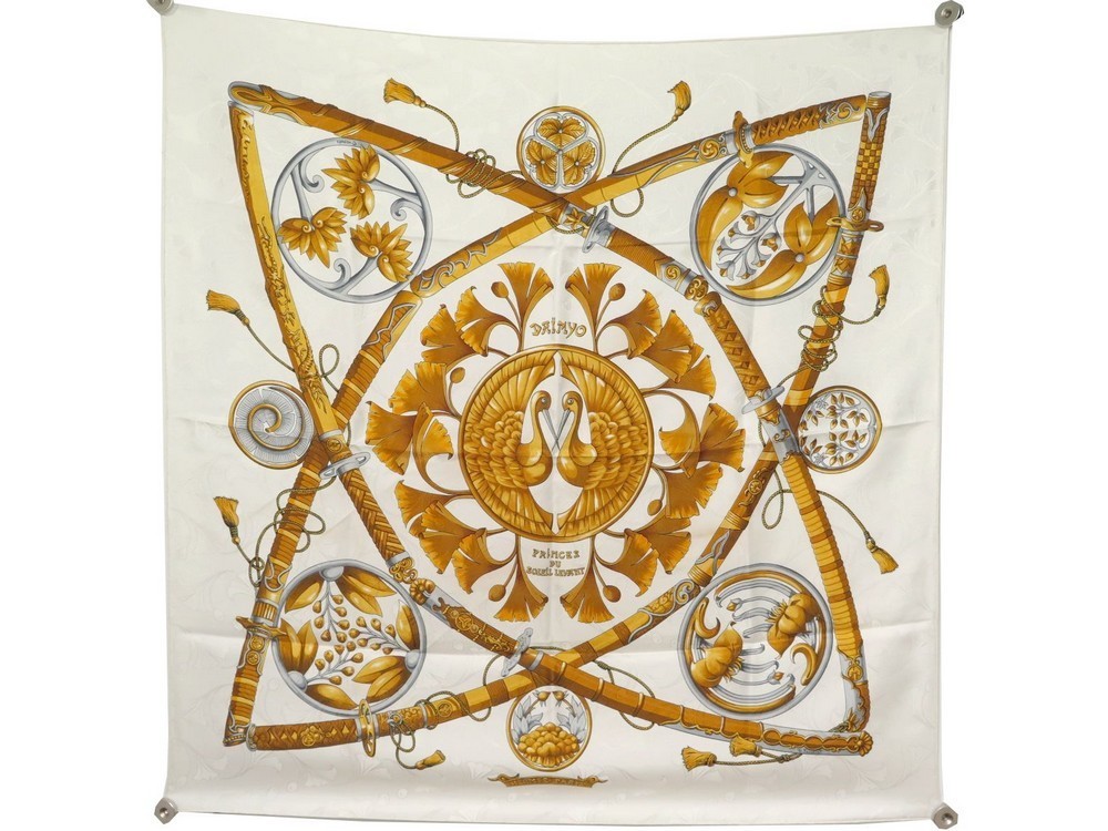foulard hermes daimyo princes du soleil levant carre