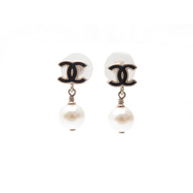 boucles d'oreilles chanel logo cc et perles metal