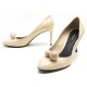 CHAUSSURES LOUIS VUITTON ESCARPINS BETTY PUMP 40 EN CUIR VERNI BEIGE NUDE 650€