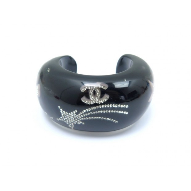 BRACELET CHANEL ETOILES ET LOGO CC T16 EN RESINE NOIR & STRASS BANGLE JEWEL 650€