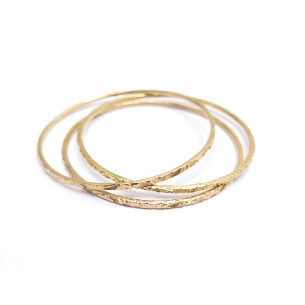 TRIO DE BRACELETS MARTELES EN OR JAUNE 18K 30 GR SET OF 3 HAMMERED YELLOW GOLD