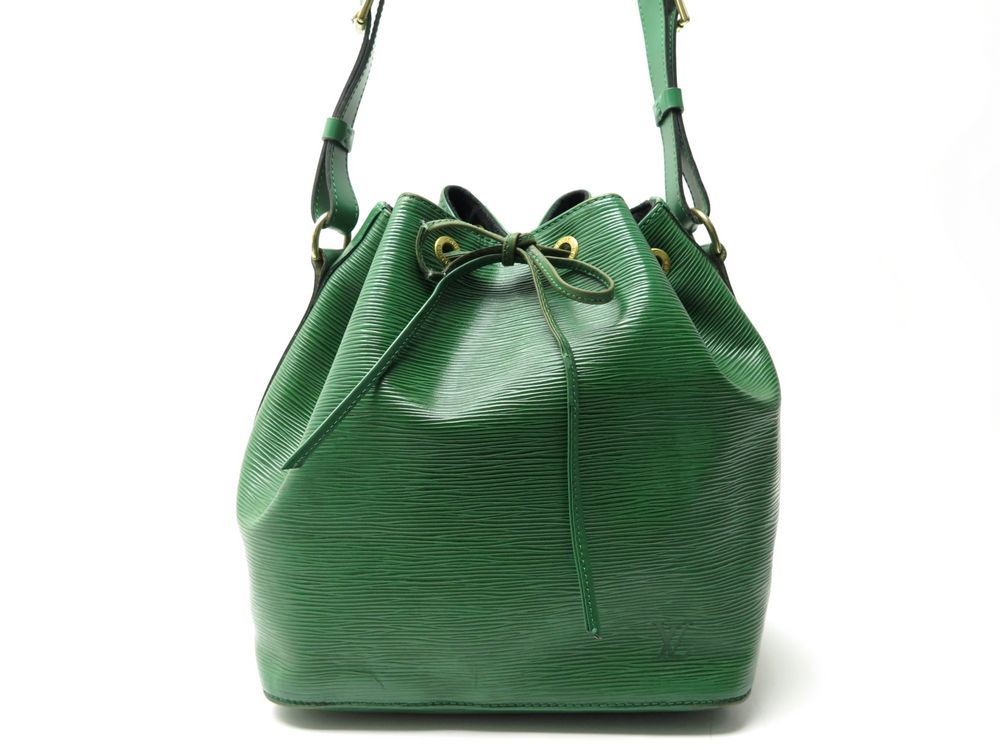 Sac Louis Vuitton Noé en cuir épi vert