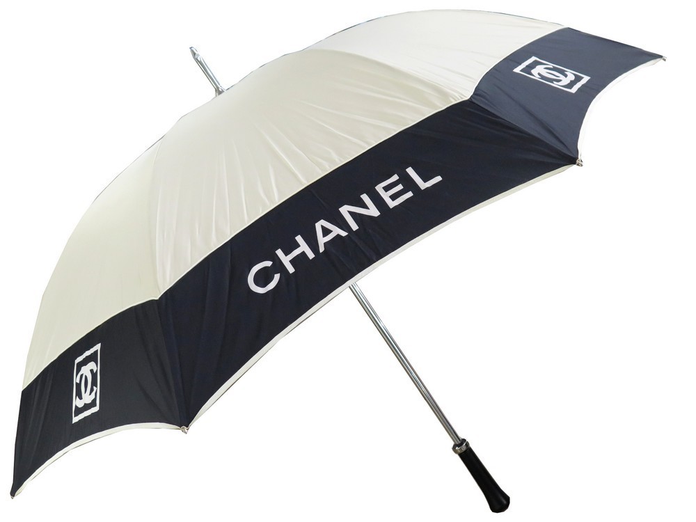 Parapluie Chanel Logo Cc 103 Cm En Polyester Beige Et Parapluie Chanel Logo Cc 103 Cm En Polyester Beige Et