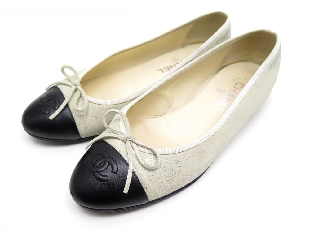 Shop CHANEL 2023 SS Bi-color Plain Ballet Shoes (G02819 Y56544 K5600) by  E.V.I.