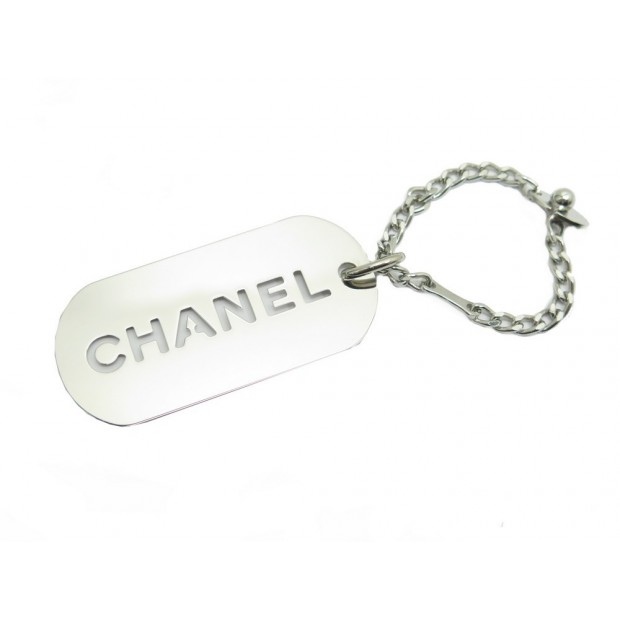 PORTE CLES CHANEL A25216 PLAQUE MEDAILLE EN METAL ARGENTE DOG TAG KEY HOLDER