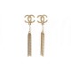 NEUF BOUCLES D'OREILLES CHANEL PERLE LOGO CC PENDANTES METAL DORE EARRINGS 420€