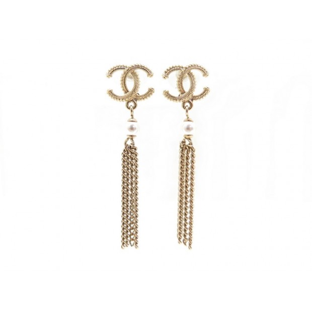 NEUF BOUCLES D'OREILLES CHANEL PERLE LOGO CC PENDANTES METAL DORE EARRINGS 420€