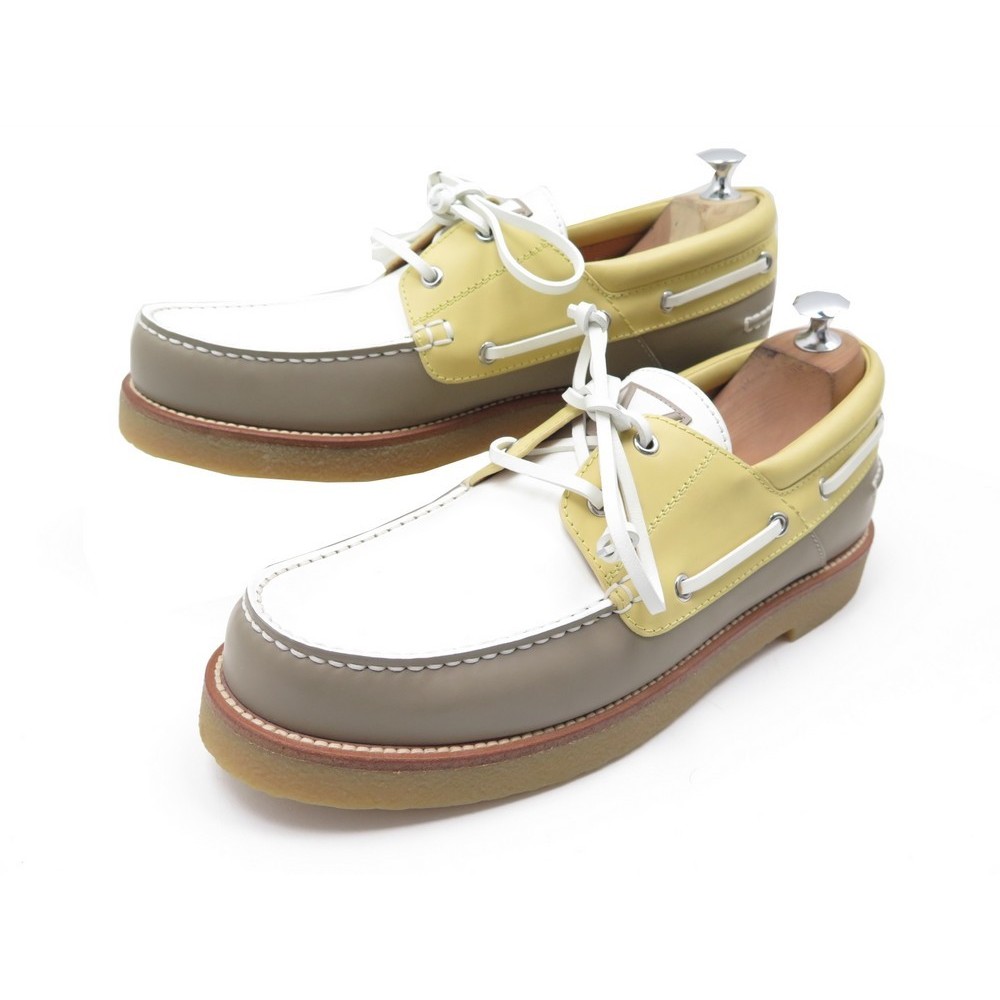Louis Vuitton white deck shoe.  Louis vuitton men, Boat shoes, Deck shoes