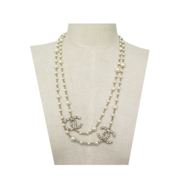 COLLIER CHANEL SAUTOIR LOGO CC ET PERLES 130 CM METAL DORE STRASS NECKLACE 1590€