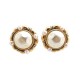 VINTAGE BOUCLES D OREILLES CHANEL A CLIP METAL DORE NACRE GOLDEN EARRINGS 420€