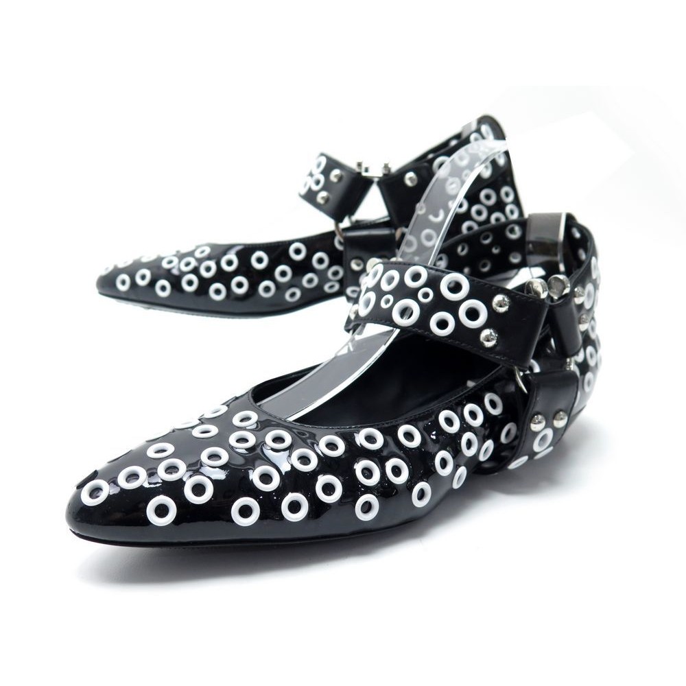 Louis Vuitton - Flat shoes - Size: UK 8,5 - Catawiki
