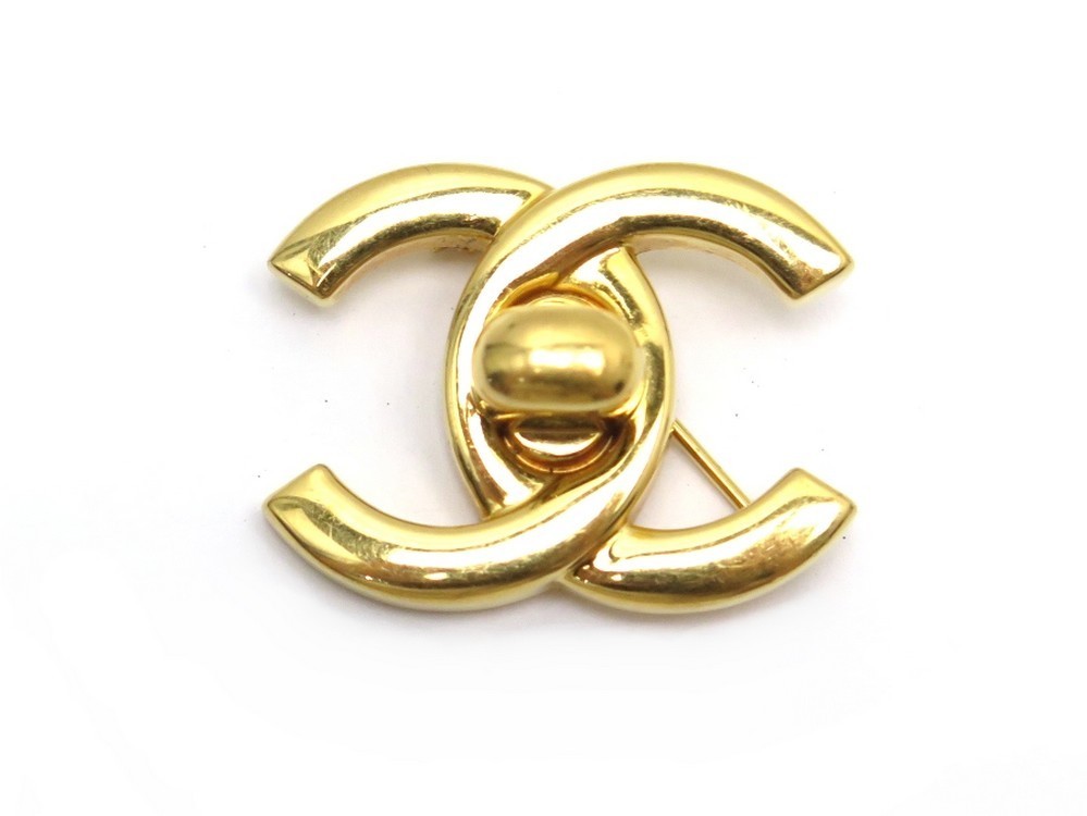 NEUF BROCHE CHANEL Logo Cc En Metal Dore Collection 2022 Golden