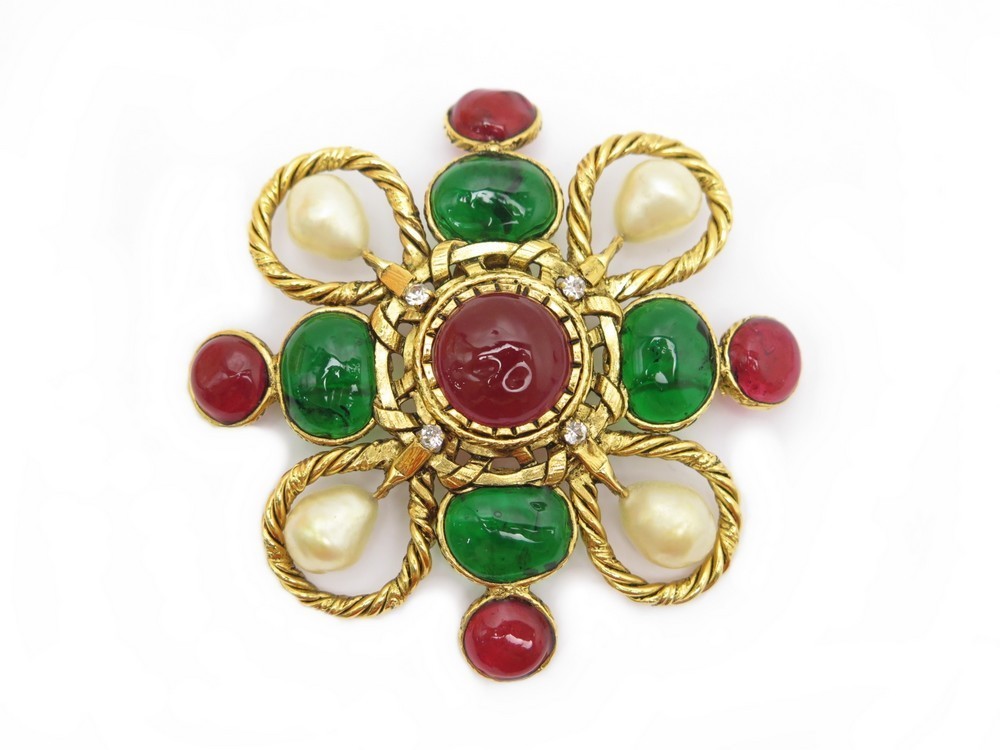 Broche Ancienne En Onyx Noir, Cristal Vert, Rouge, Blanc Sur Métal Doré - Vintage, Occasion