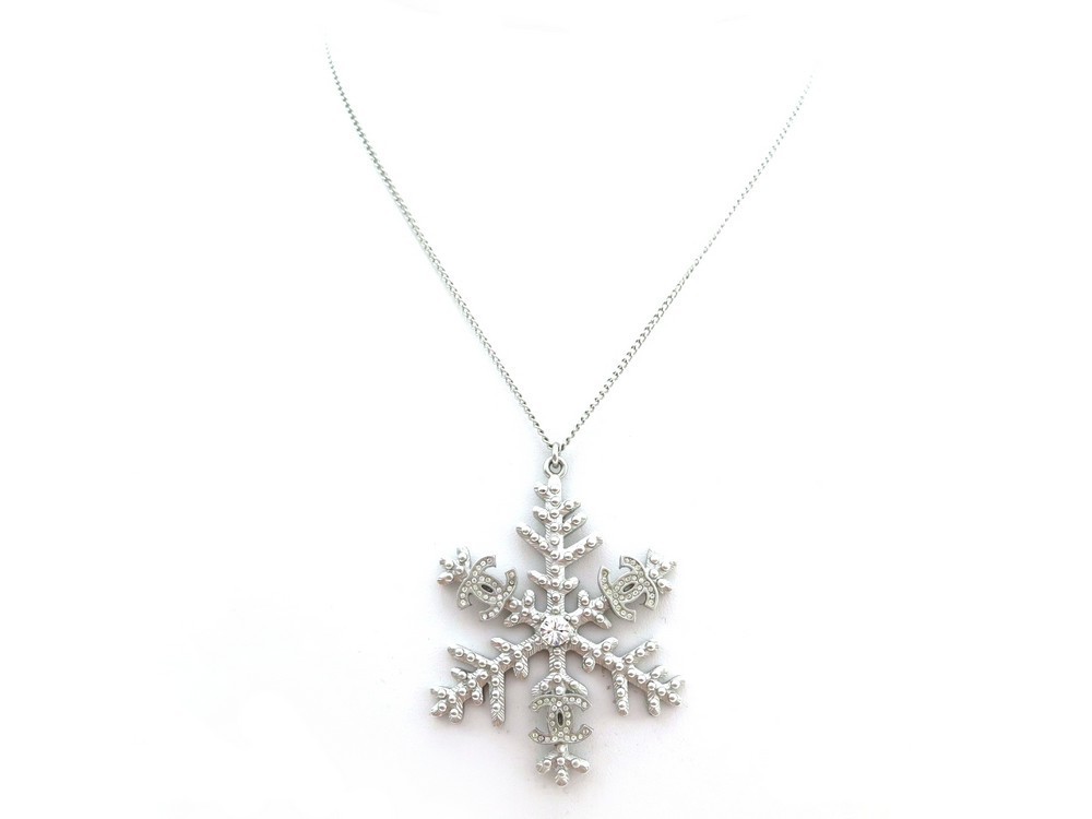 Chanel snowflake necklace sale