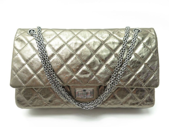 sac a main chanel maxi 2.55 cuir matelasse noir dore
