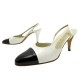 VINTAGE CHAUSSURES SANDALES CHANEL CUIR BICOLORE NOIR ET BLANC 