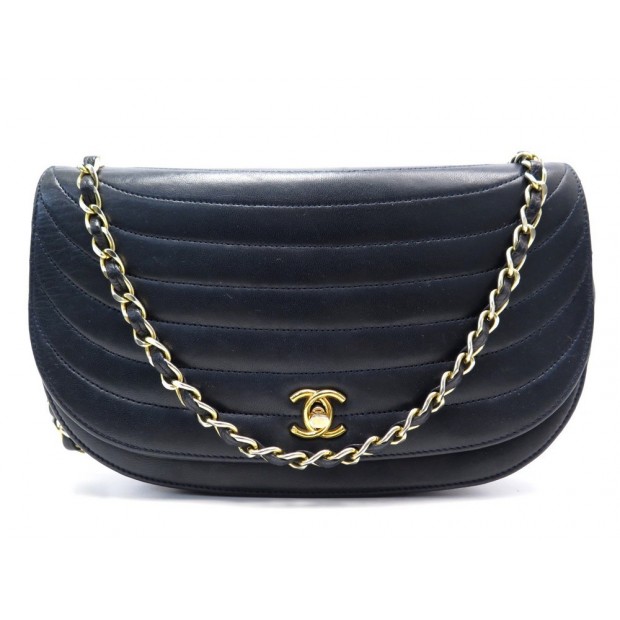 VINTAGE SAC A MAIN CHANEL DEMI LUNE BANDOULIERE EN CUIR MATELASSE HAND BAG 4250€