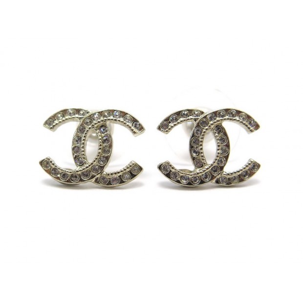 NEUF BOUCLES D'OREILLES CHANEL LOGO CC STRASS PM A88429 METAL DORE EARRINGS 330€