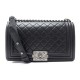 SAC A MAIN CHANEL BOY A67086 BANDOULIERE CUIR NOIR ET ATTRIBUTS RUTHENIUM 4700€