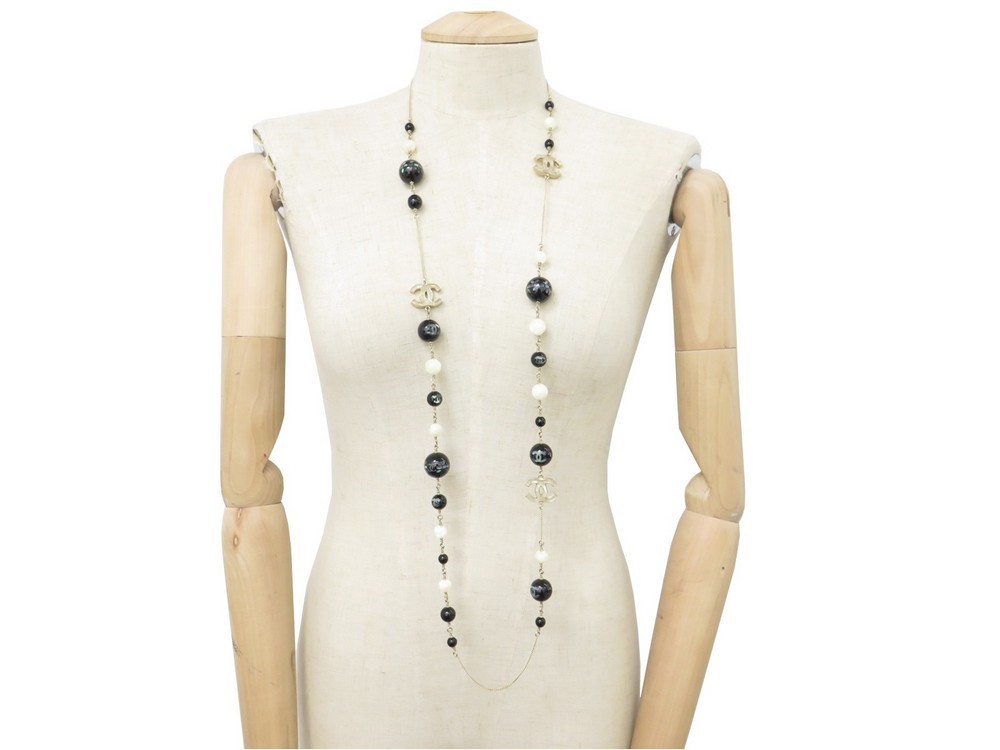 collier chanel sautoir perles coromandel nacre