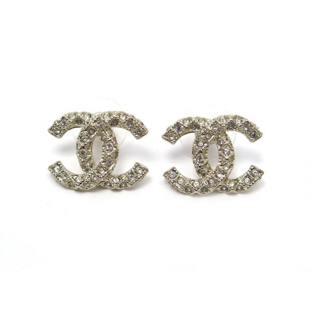 NEUF BOUCLES D'OREILLES CHANEL LOGO CC STRASS METAL DORE + BOITE EARRINGS 390€