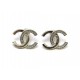 NEUF BOUCLES D OREILLES CHANEL LOGO CC STRASS METAL DORE + BOITE EARRINGS 350€