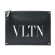 NEUF POCHETTE VALENTINO ROCKSTUD VLTN UY2B0692WJW0NI EN CUIR NOIR SAC POUCH 690€