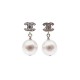 NEUF BOUCLES D'OREILLES CHANEL LOGO CC ET PERLE A36138 ARGENTE NEW EARRINGS 330€