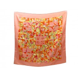 FOULARD LOUIS VUITTON MOTIFS MONOGRAM CARRE 90 EN SOIE ORANGE SILK SCARF 375€