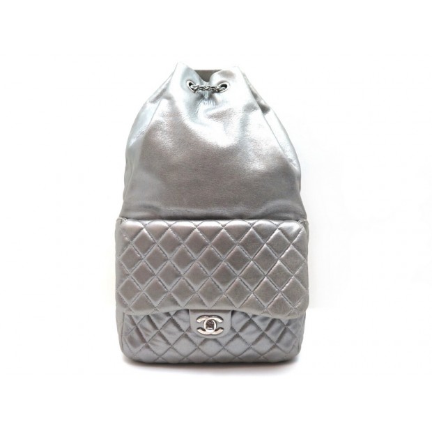 SAC A DOS CHANEL TIMELESS BACKPACK IN SEOUL TIMELESS CUIR MATELASSE ARGENT 4050€