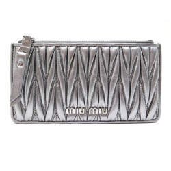 NEUF POCHETTE MIU MIU PORTE CARTES 5MB006 EN CUIR MATELASSE CHROME POUCH 320€