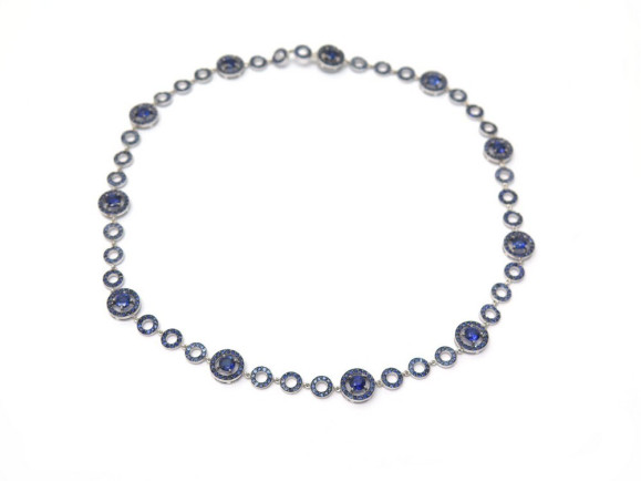 collier boucheron ava en or blanc serti de 572 saphirs