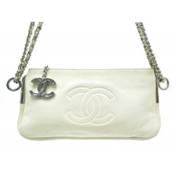 SAC A MAIN CHANEL POCHETTE LOGO CC EN CUIR MATELASSE BLANC HAND BAG POUCH 2500€