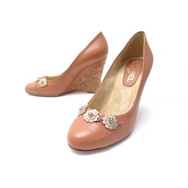 NEUF CHAUSSURES CHANEL ESCARPINS CAMELIAS G28002 37.5 EN CUIR BEIGE SHOES 870€